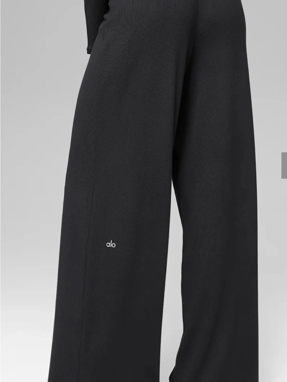 Alo Yoga Mid-Rise Dreamlight Straight Pant